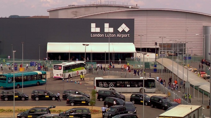 Security staff plan strike at Luton Airport 